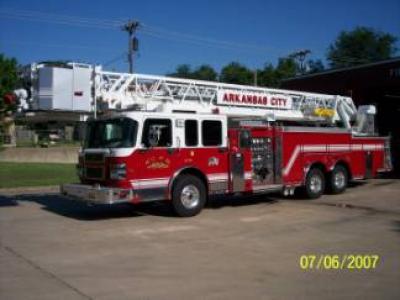 AP 51 - 2006 Smeal Aerial Platform